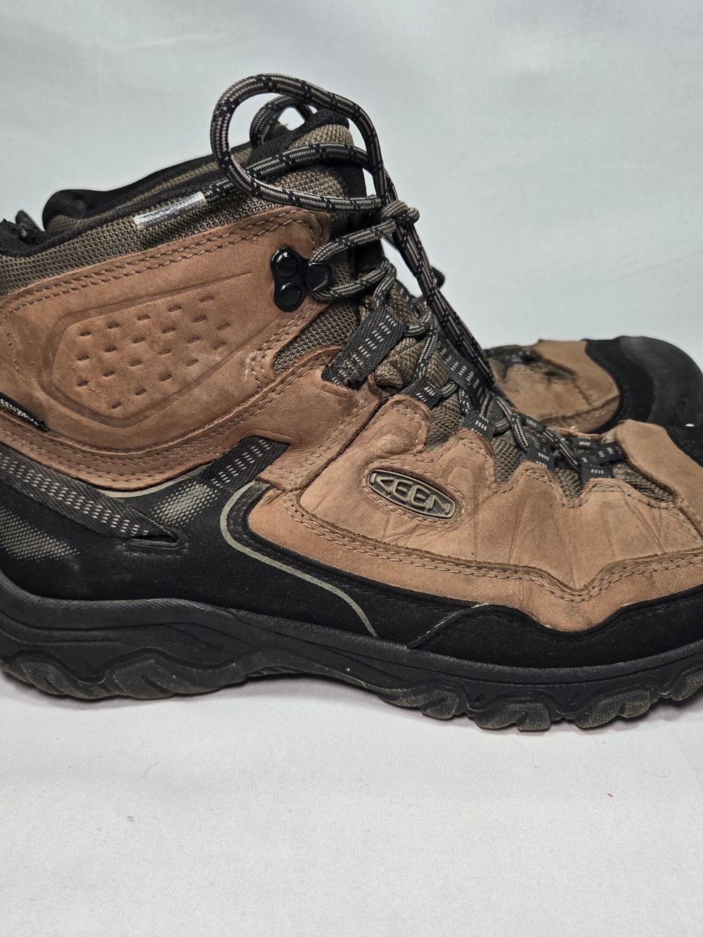 Keen Men’s Targhee IV Mid Waterproof Hiking Boots Bison Black Size 11 Gorpcore